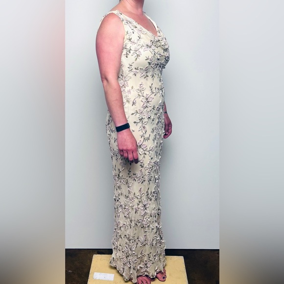 Lena Medoyeff Wedding/Evening Gown - Picture 5 of 5